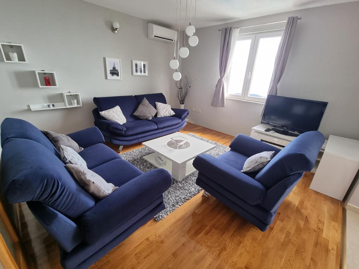 Marina - Holiday Home With Sea View Makarska Exteriör bild