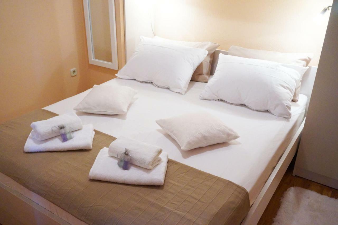 Marina - Holiday Home With Sea View Makarska Exteriör bild